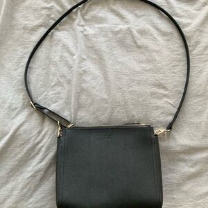 Lo & Sons Pearl crossbody